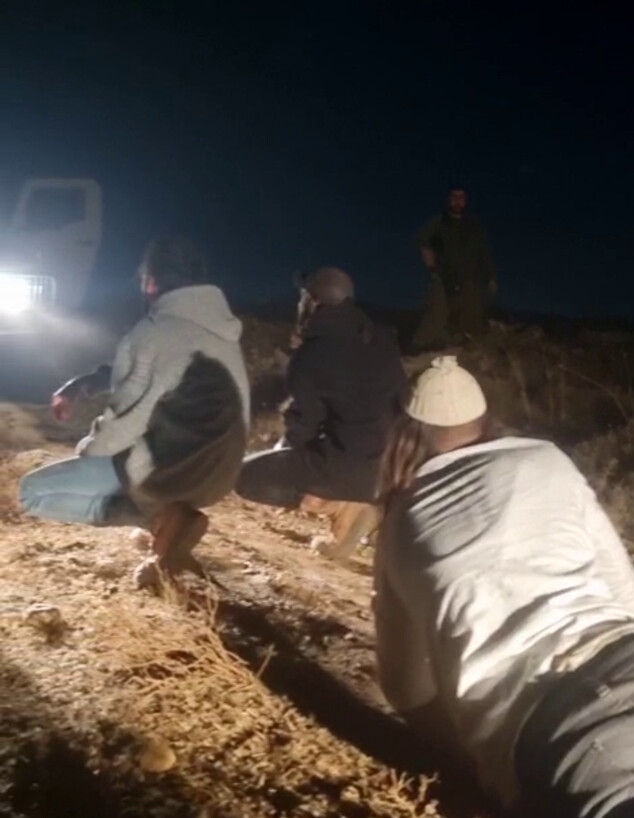 מעצר מתנחלים סמוך לכפר מאלכ שבחטיבת בנימין מעצר מתנחלים סמוך לכפר מאלכ שבחטיבת בנימין