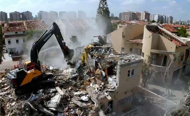 ערכות חילוץ (צילום: דוברות עיריית ראשלצ)