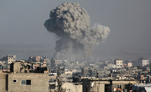 תקיפה ברצועה (צילום: BASHAR TALEB/AFP via Getty Images)