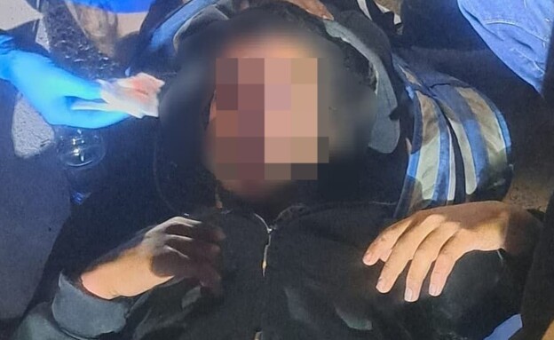 הפגנה אלימה מול חטמ"ר בנימין - נער נפצע בעינו ופונ הפגנה אלימה מול חטמ"ר בנימין - נער נפצע בעינו ופונ