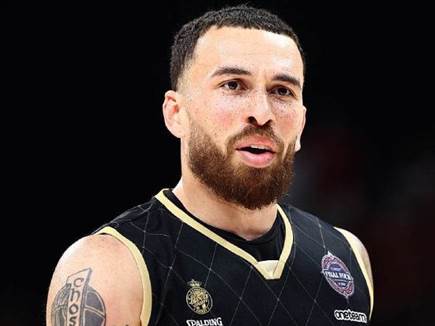 מייק ג'יימס. נשאר במונאקו (GETTY)