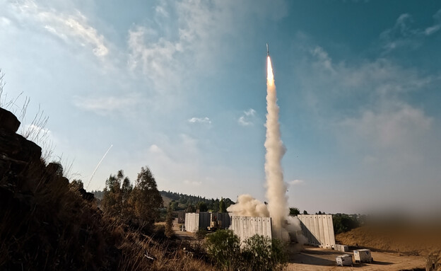 פעילות מערכות ההגנה האווירית במהלך מבצע עם כלביא (צילום: דוברות משרד הביטחון) פעילות מערכות ההגנה האווירית במהלך מבצע עם כלביא (צילום: דוברות משרד הביטחון)