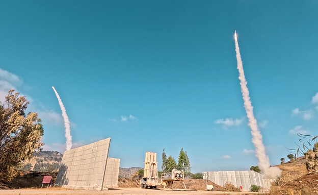 פעילות מערכות ההגנה האווירית במהלך מבצע עם כלביא (צילום: דוברות משרד הביטחון)