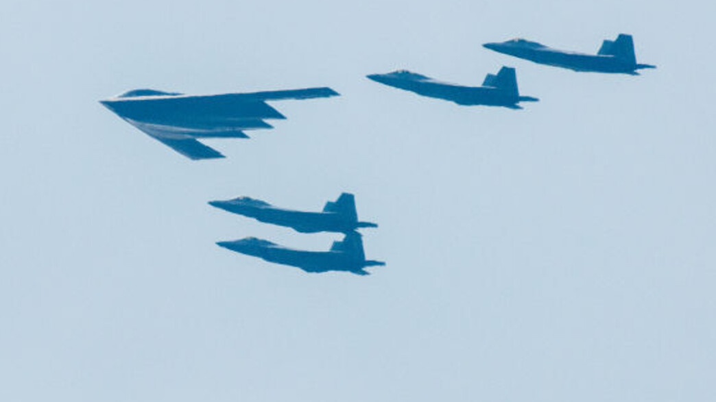 המפציץ כפי שתועד בטיסה