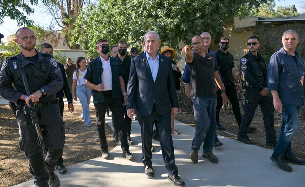ראש הממשלה נתניהו בניר עוז (צילום: קובי גדעון , לע