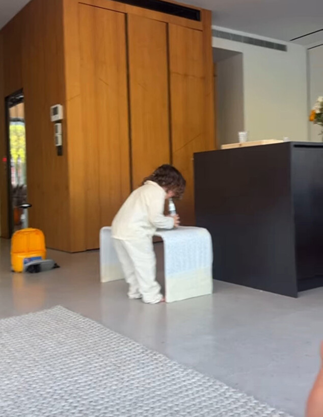 אדל בספלוב מציצים אדל בספלוב מציצים