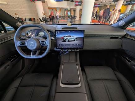 המון אבזור ויש גם גרסת קצה עוצמתית (צילום: ספורט 5)