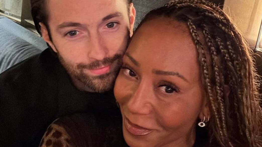 מלאני בי, רורי מקפי