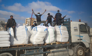 משאיות סיוע הומניטרי (צילום: עלי קריקה, פלאש 90)