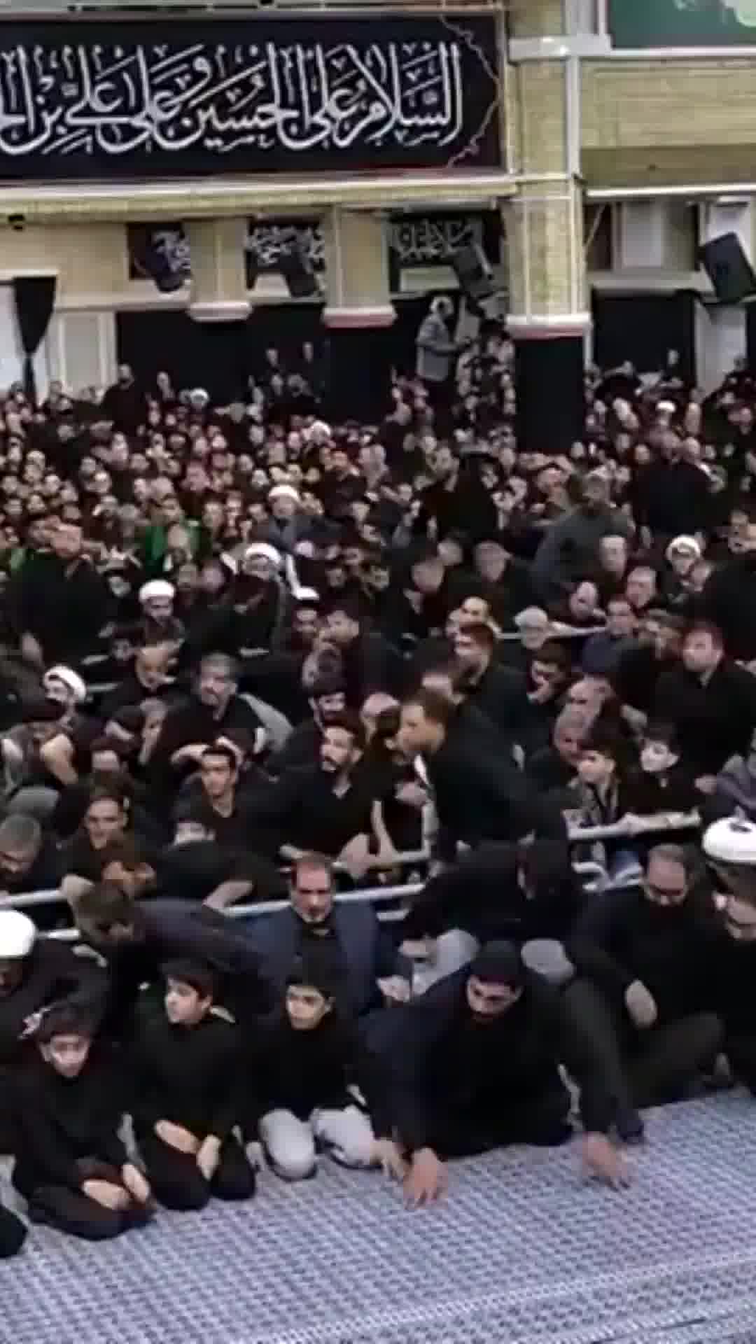 כבר לא בבונקר: ח'אמנאי בהופעה פומבית ראשונה מאז המלחמה נגד ישראל