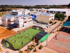 מגרש ספורט (צילום: מתניה טאוסיג, פלאש 90)