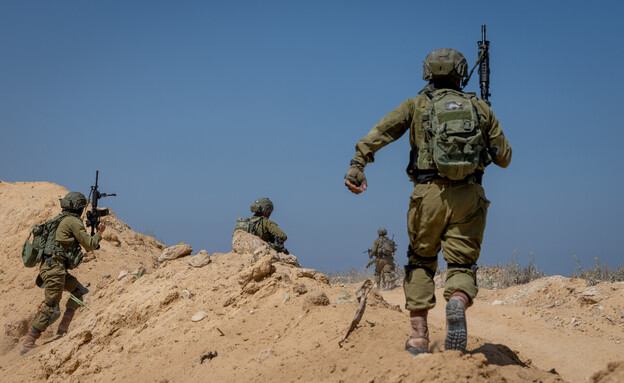 חיילי חטיבת החשמונאים פועלים בעזה (צילום: חיים גולדברג, פלאש 90)