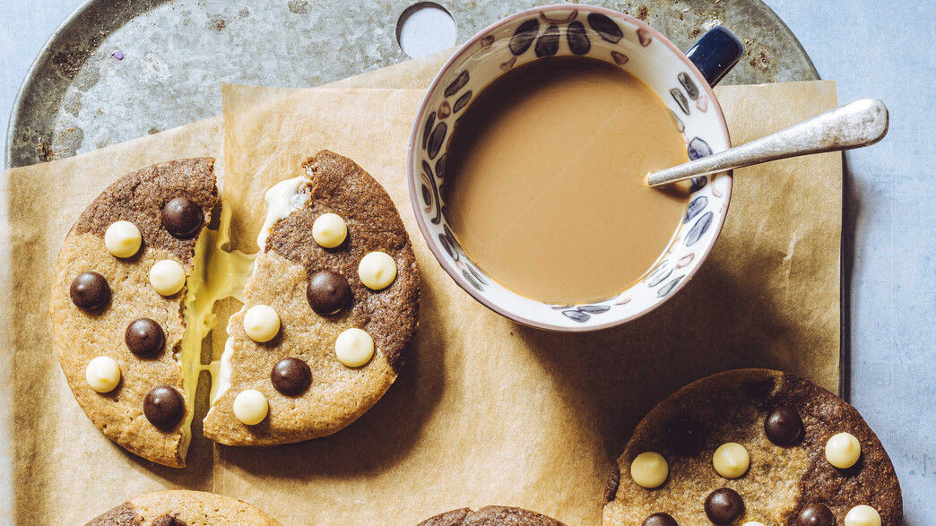 עוגיות דאבל שוקוצ'יפס מהספר של תומר אומנסקי עוגיות דאבל שוקוצ'יפס מהספר של תומר אומנסקי