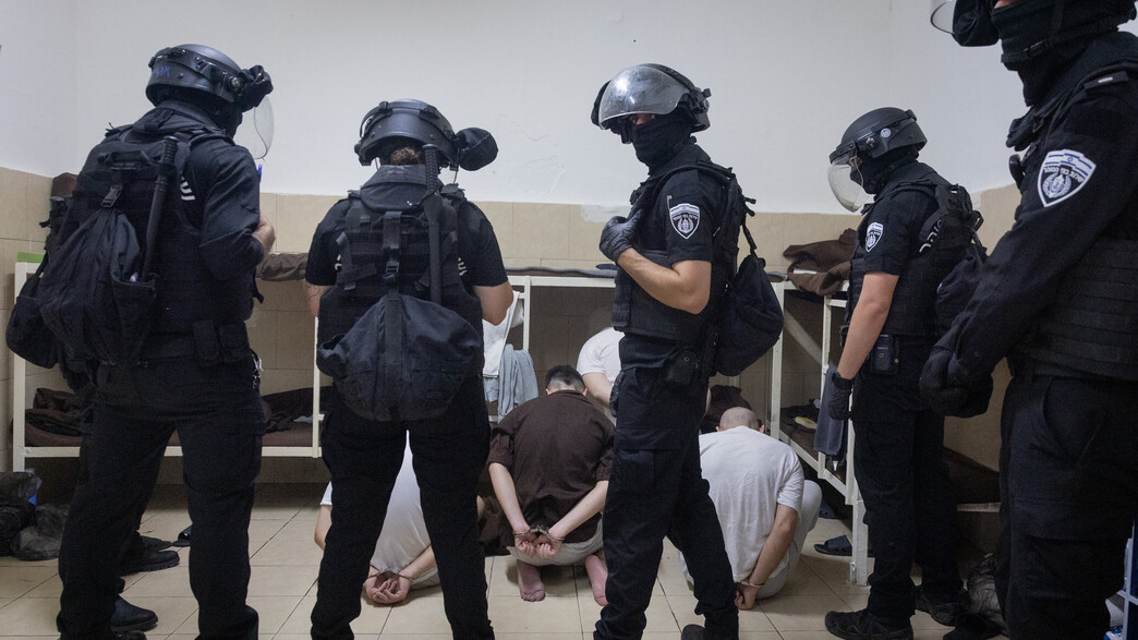 אגף הכליאה לאסירים שקיימו קשר עם סוכן זר מאיראן 