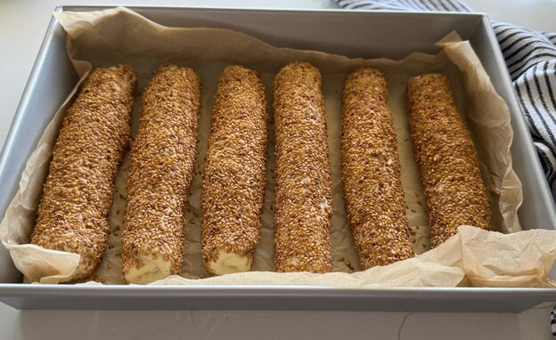 לחמניות כוסמין. לפני הכניסה לתנור