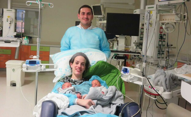 חני, אלחנן והתאומים בפגייה בבית החולים רמב
