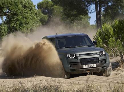 יחידת ההנעה החזקה ביותר בלנדרובר - V8 בנפח 4.4 ליטר ו-635 כ“ס (צילום: ספורט 5)