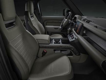 גם בתא הנוסעים תפגשו בלוגו היהלום הייחודי ל“אוקטה“