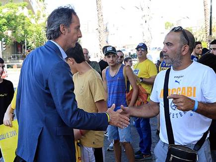 קולדבלה במפגש ראשון עם האוהדים (צילום: אלן שיבר)