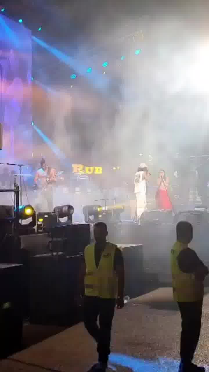 אלפים בהופעה של נס וסטילה לפתיחת הקיץ בבאר שבע