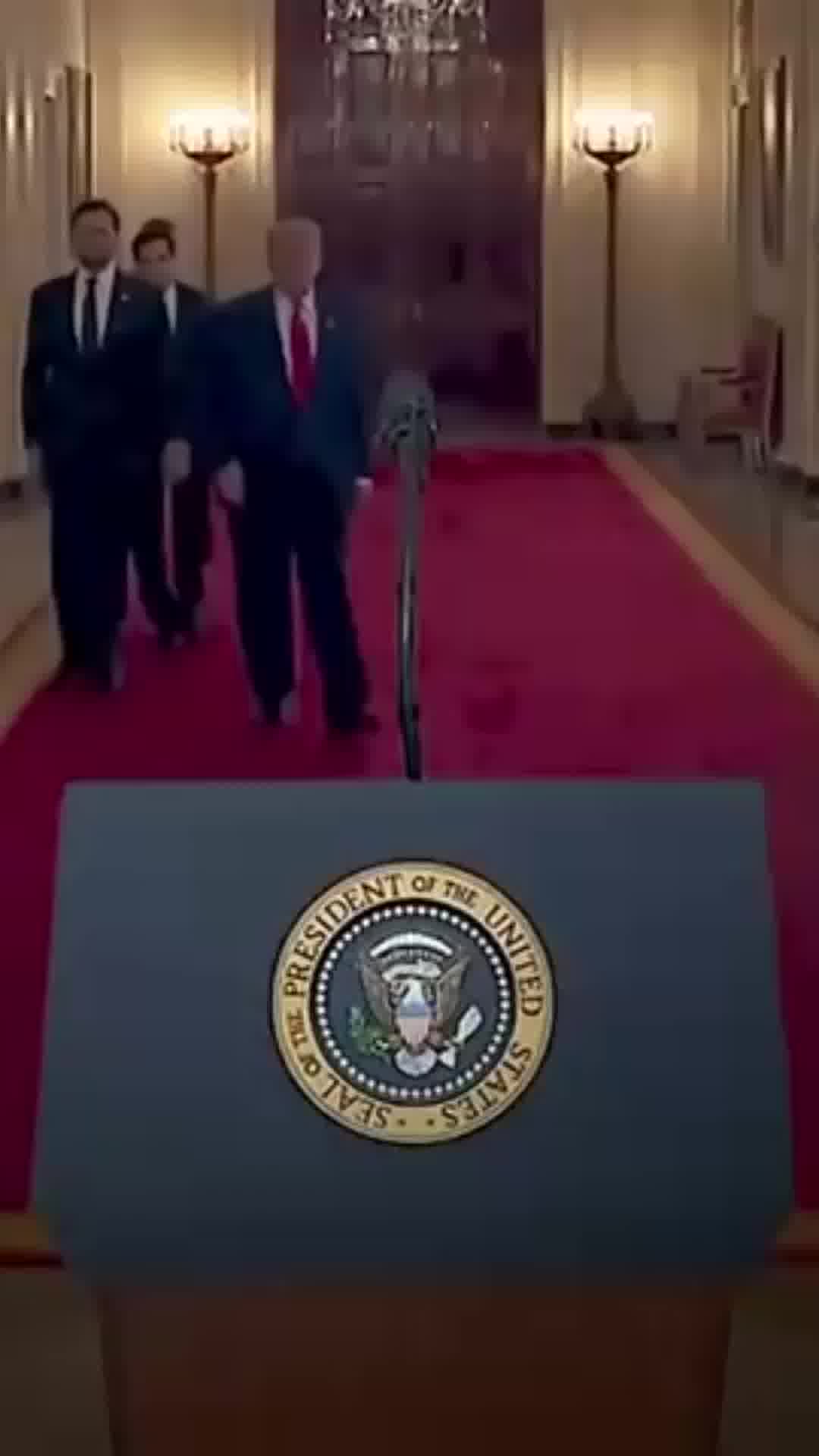 "המטרה שלהם - מוות לאמריקה, חורבן לישראל. רק לנשיא היה את האומץ לעצור אותם": הסרטון החדש שטראמפ פרסם