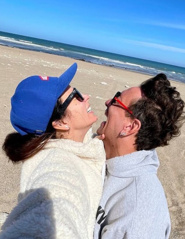 ניקו וסקאס, חימנה אקרדי ניקו וסקאס, חימנה אקרדי