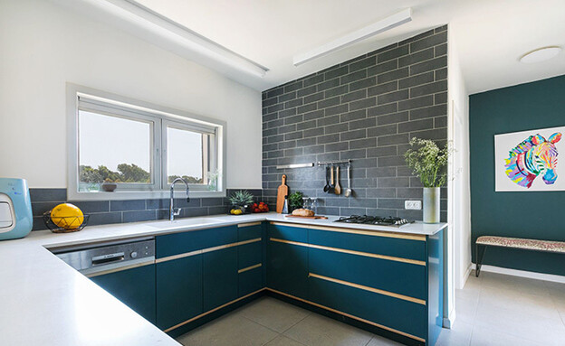 אי כקלישאה או מאסט עיצוב מיטל פומרנץ