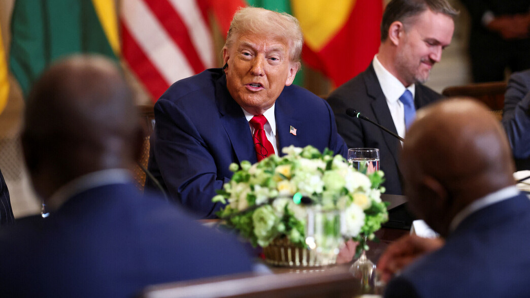 טראמפ מופתע מהאנגלית של נשיא ליבריה