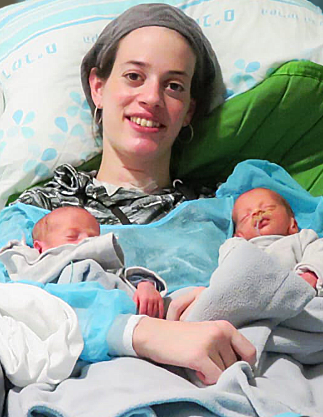 חני גרינברג והתאומים (צילום: באדיבות המצולמים)