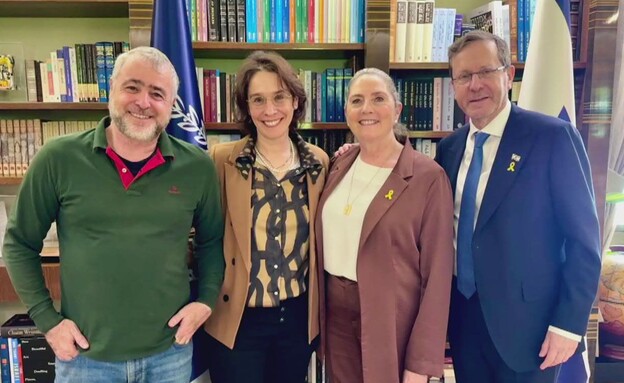 הנשיא יצחק בוז'י הרצוג ושמעון ריקלין