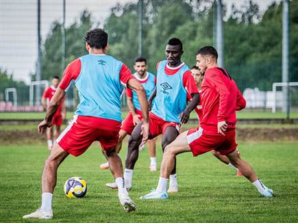 קנגאווה. שיחק לצד קוסטדינוב ברוסיה (האתר הרשמי) (צילום: ספורט 5)