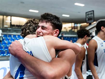 (FIBA) (צילום: ספורט 5)
