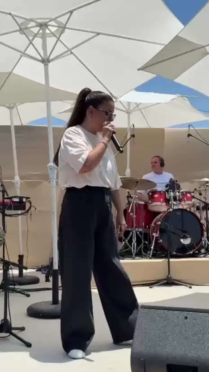 זהבה בן הפתיעה את תושבי באר שבע בהופעה מיוחדת בשוק העירוני