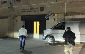 שר האוצר סמוטריץ' בדרכו לפגישה עם ראש הממשלה (צילום: שימוש לפי סעיף 27א' לחוק זכויות יוצרים)