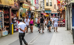 יורט דה מאר רחוב ספרד (צילום: engineervoshkin, shutterstock)