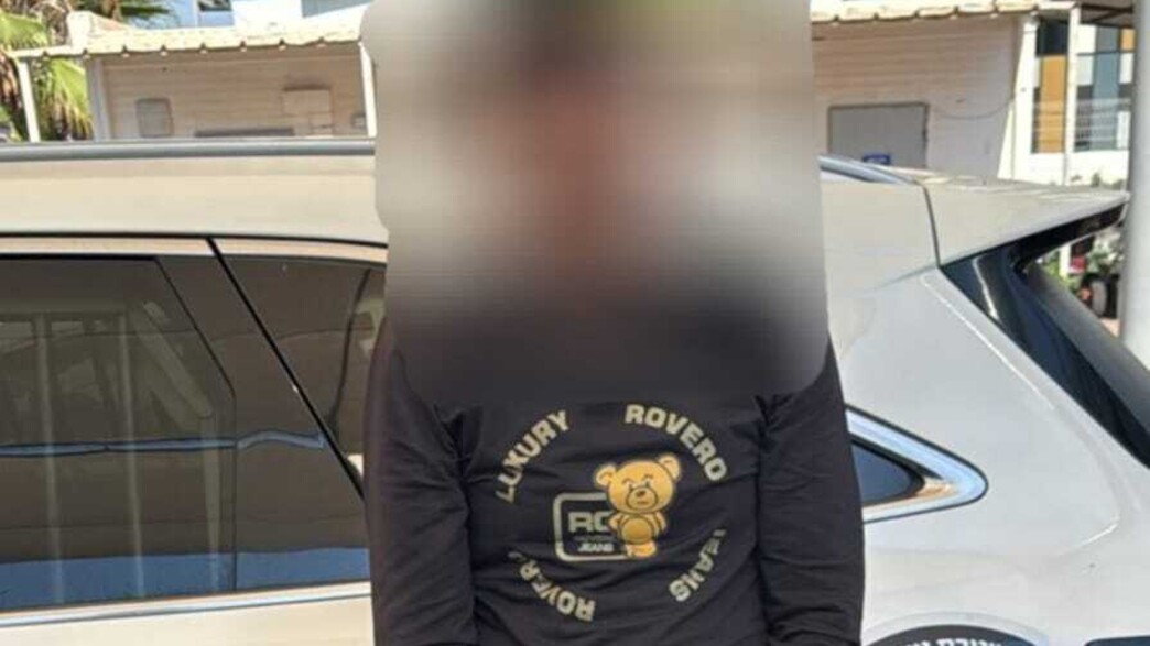 החשוד בהטרדת נערות במים בחוף אכדיה בהרצליה החשוד בהטרדת נערות במים בחוף אכדיה בהרצליה