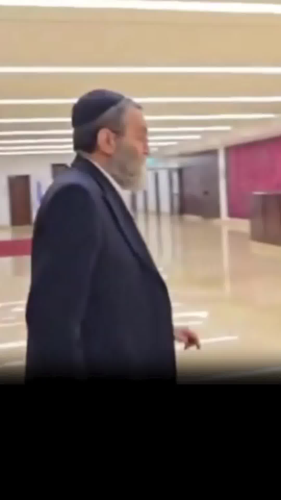 גם כעת המגעים נמשכים, גפני נכנס ללשכת נתניהו 