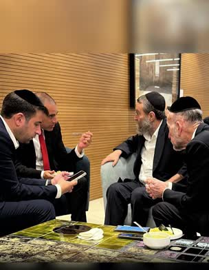 לאחר הפרישה - יו״ר דגל התורה גפני וסגה״ש מקלב עם אופיר כץ יו״ר הקו לאחר הפרישה - יו״ר דגל התורה גפני וסגה״ש מקלב עם אופיר כץ יו״ר הקו