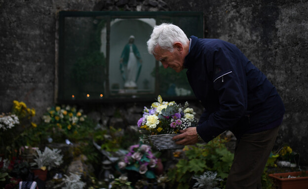 המדשאה שהתבררה כקבר המוני לתינוקות, טואם, אירלנד