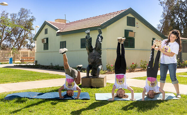 צריף בן -גוריון_עמידה על הראש