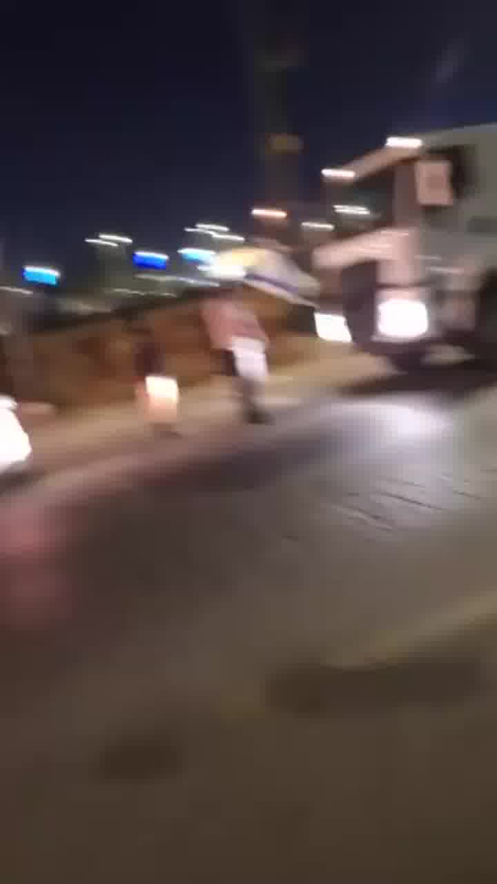 פעילי צו 9 עיכבו במהלך הלילה כניסת משאיות סיוע לרצועה