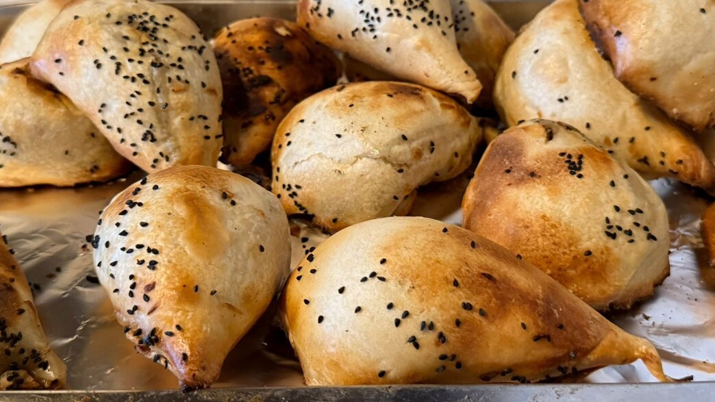 סמסה אובקית מתנור טנדור. פצצה מתקתקת סמסה אובקית מתנור טנדור. פצצה מתקתקת