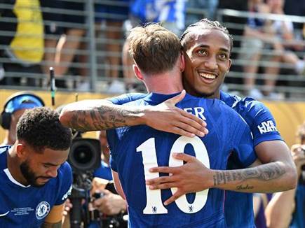 איזו הצגה מדהמה של השניים. פאלמר וז`ואאו פדרו חוגגים. (GETTY) (צילום: ספורט 5)