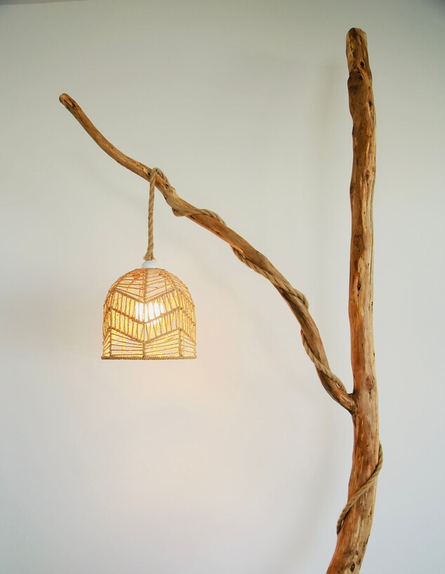 יובל עיני מנורת רצפה