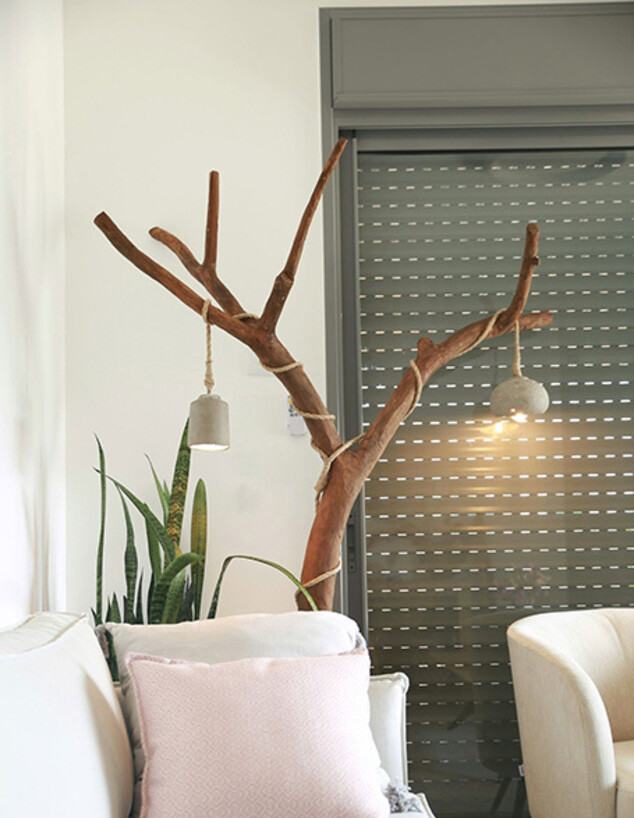 יובל עיני מנורת רצפה