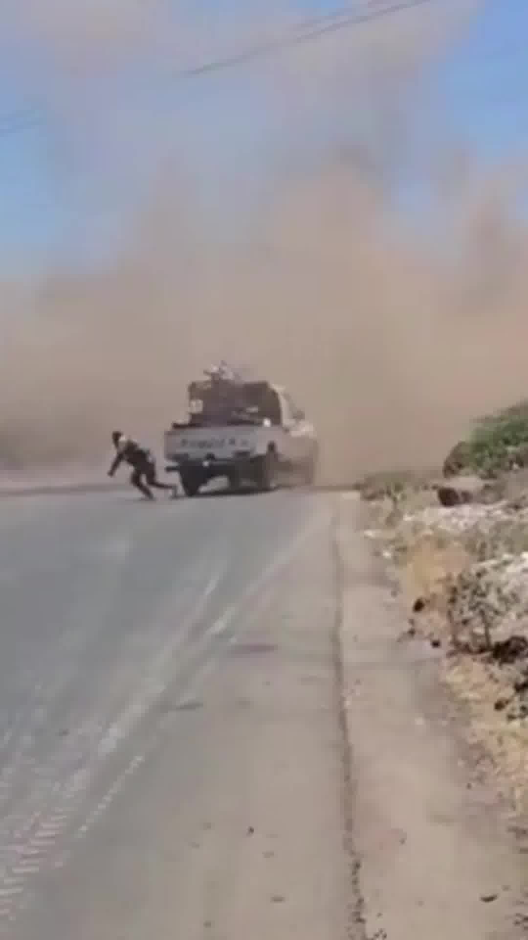 תיעוד: תקיפה אווירית ישראלית נגד שיירה צבאית של המשטר הסורי באזור א-סווידא