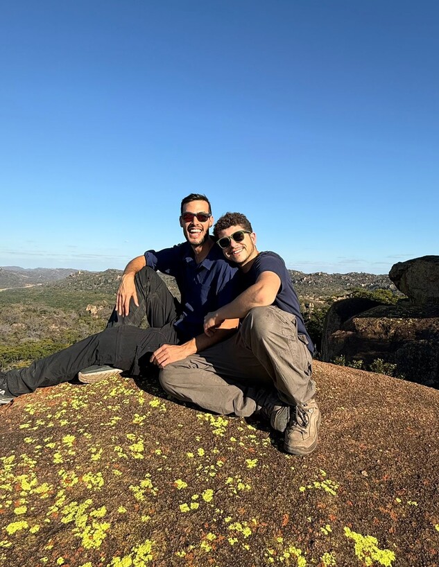 אוהד נבון ובן הזוג שלו טל יצחקי