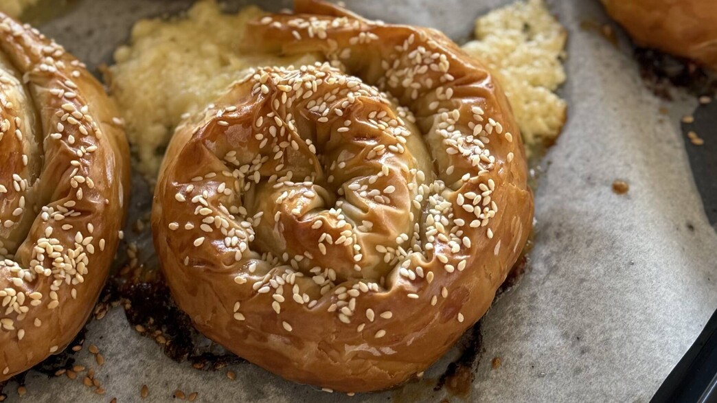 שבלולי בורקס פילו עם גבינות שבלולי בורקס פילו עם גבינות