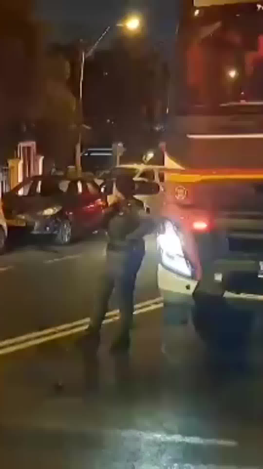 10 נוסעים נפגעו בתאונת דרכים בין שני כלי רכב בחיפה, בהם שני פצועים קשה ושניים בינוני