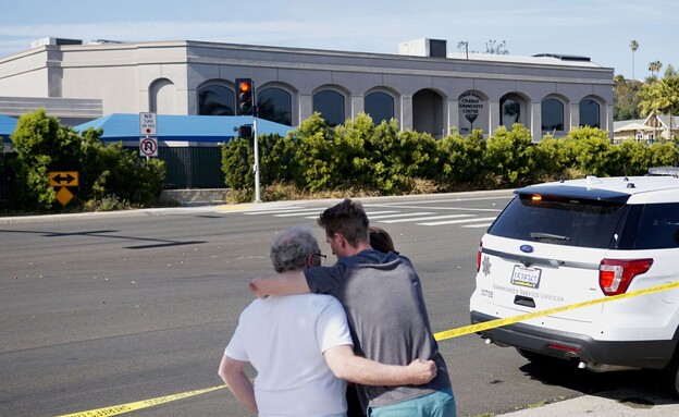 בית הכנסת בעיירה פאווי, באזור סן דייגו, אחרי הפיגו בית הכנסת בעיירה פאווי, באזור סן דייגו, אחרי הפיגו